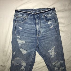 DISTRESSED LIGHT WASH AE SKINNY JEANS